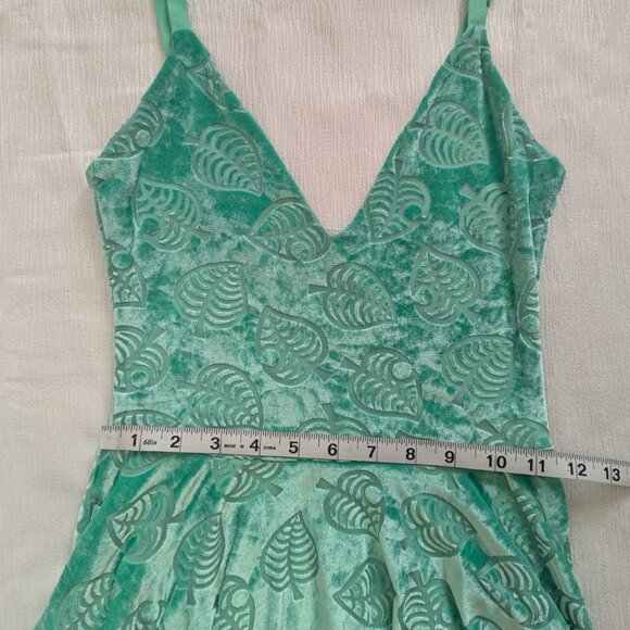 Animal Crossing x Blackmilk Burned Velvet Green Leaf Handkerchief Dress - Small - Picture 13 of 14